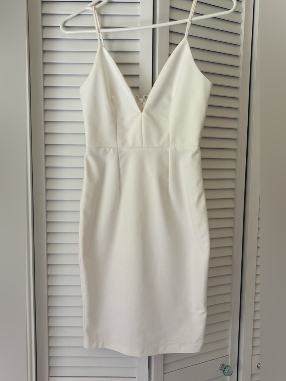 Tiger Mist White Plunge Mini Dress. - Picture 2 of 6